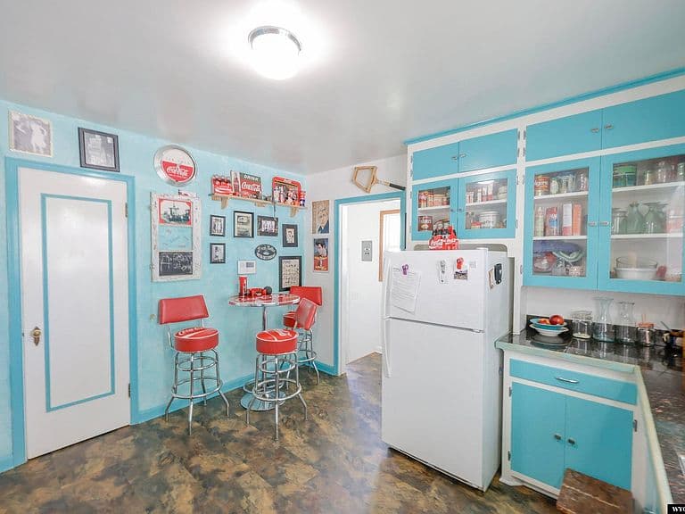 906 Ruby Pl photo 3