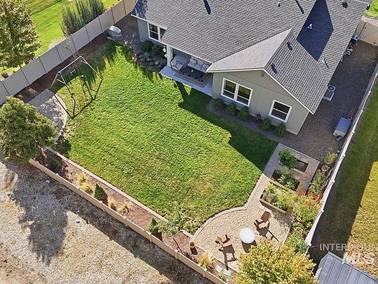 4932 W Vanderbilt Dr photo 3