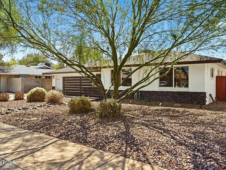 1209 W MEDLOCK Drive photo 4