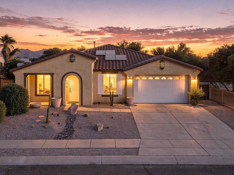 4895 E Silverpuffs Way photo 1