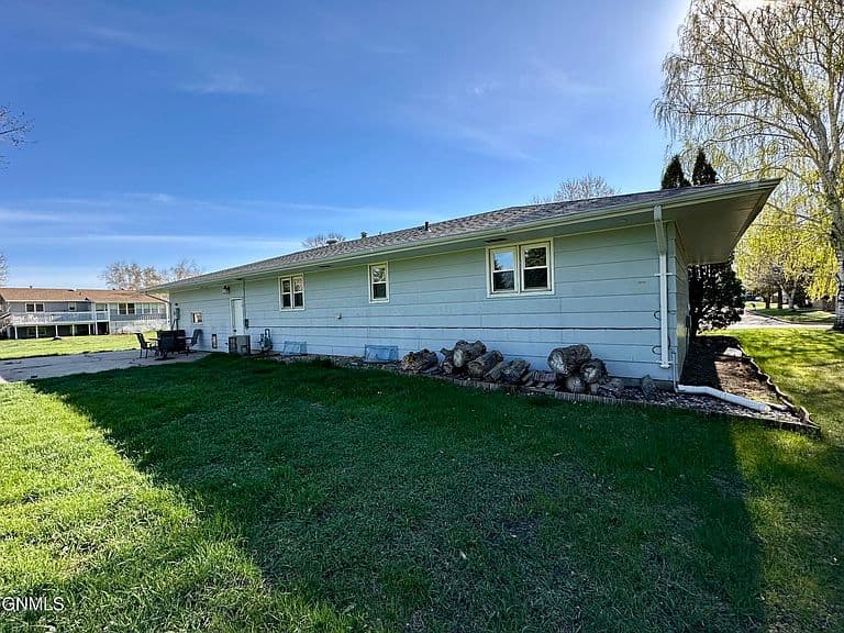 503 Sayler St photo 4