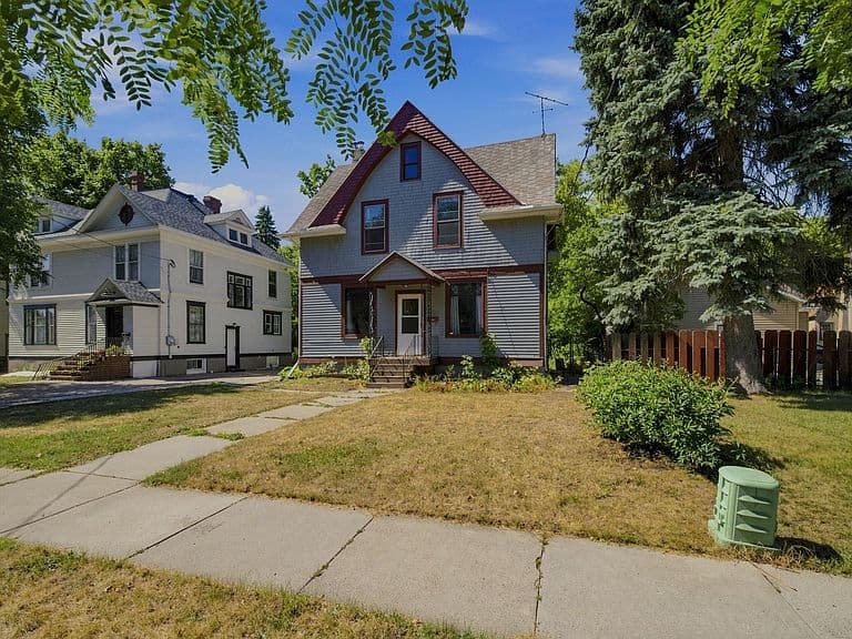 1028 7th St N photo 3