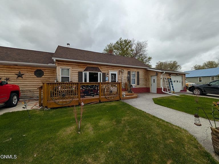 327 2nd Ave W photo 3