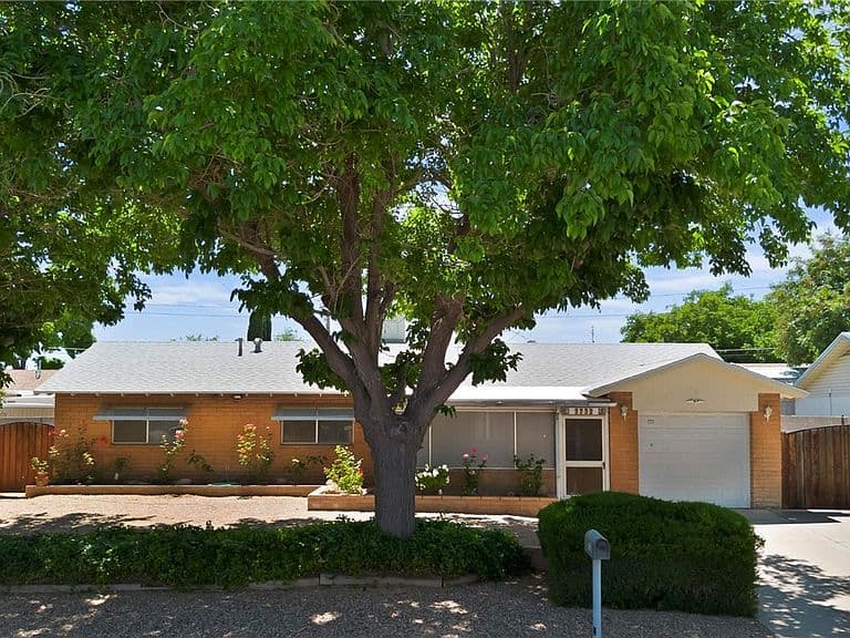 1732 Pacific Ave photo 3