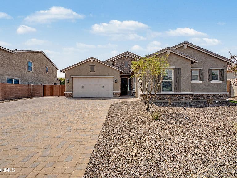 9349 W LOUISE Drive photo 2