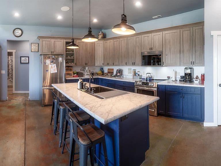 646 Bear Lane photo 4