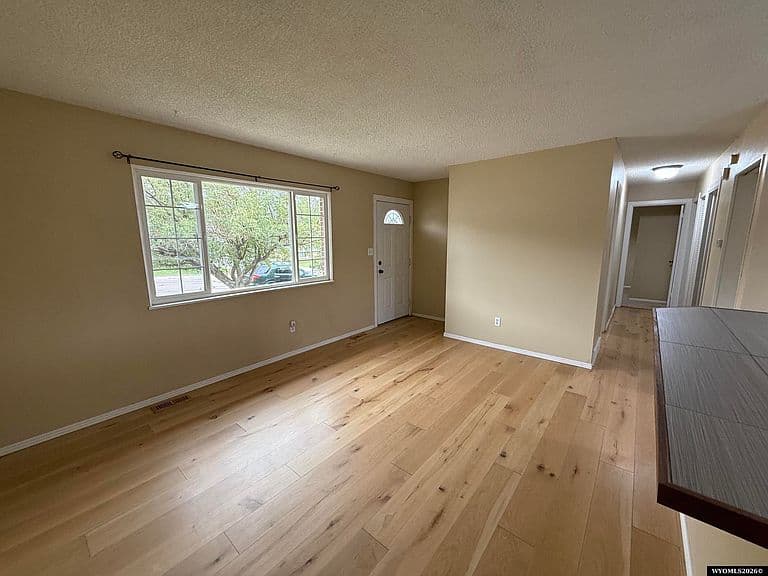 1017 Maple Way photo 2