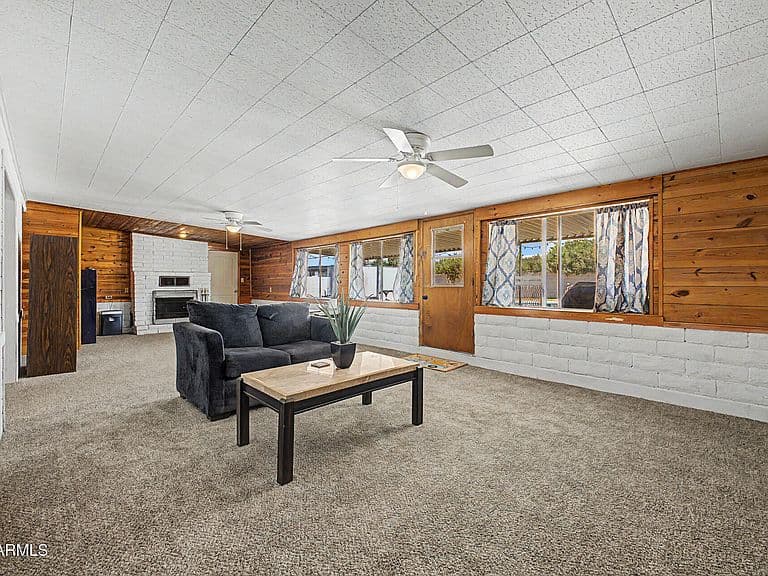 10202 E JONES Avenue photo 4