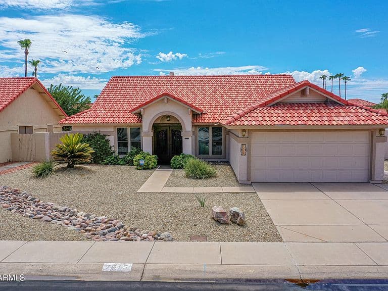 7615 W JULIE Drive photo 1