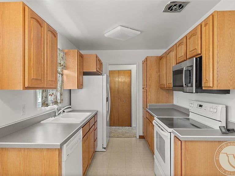 1813 Avenue E photo 5
