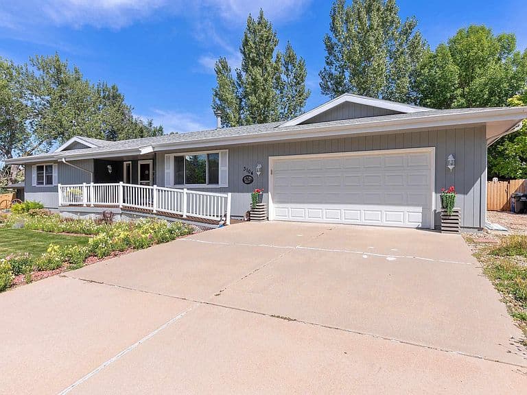 3104 Park Dr photo 2