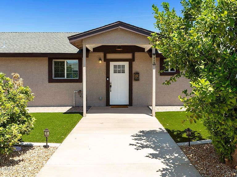 1826 W ORAIBI Drive photo 3