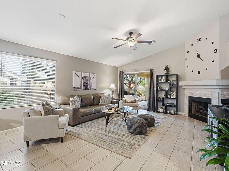 2330 N Emerald Lake Ct photo 2