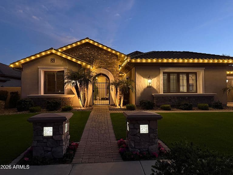 305 W GRAND CANYON Drive photo 1