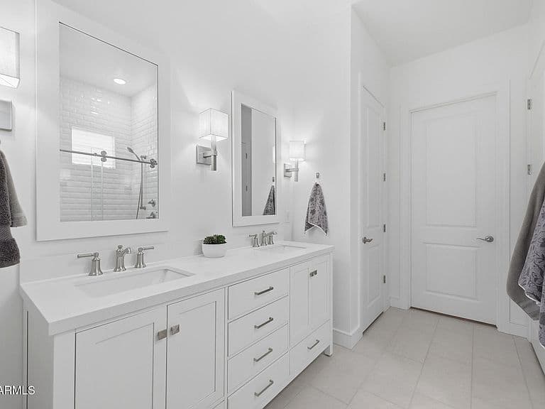 20314 W Montecito Avenue photo 5