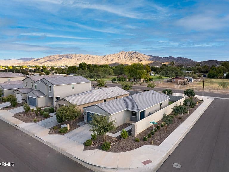 4393 W SAMANTHA Way photo 4