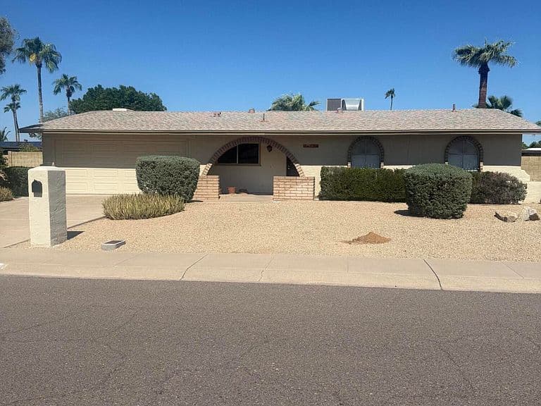 5010 E LAUREL Lane photo 2