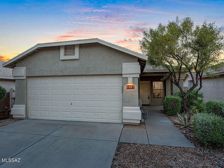 5337 N Crowley Ln photo 3