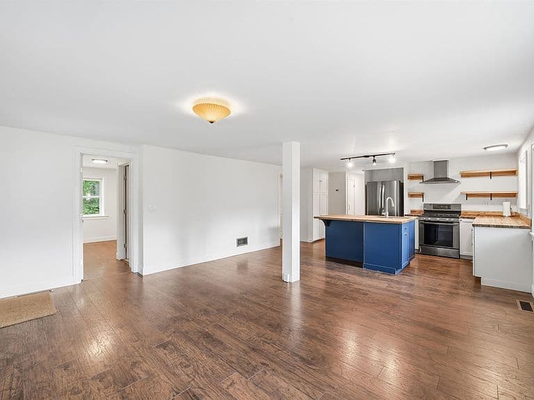 169 North Brownell Road photo 5
