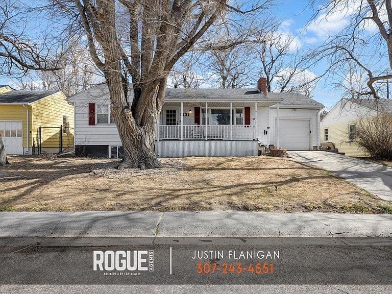 2131 Hyview Dr photo 2