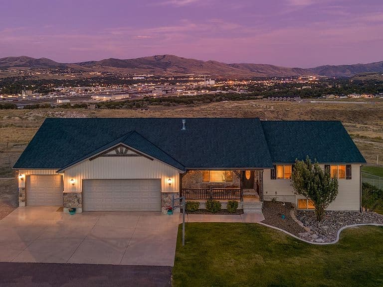 8432 N Facer Mountain Dr photo 1
