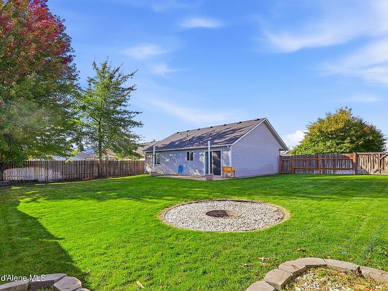 2768 E Knapp Cir photo 4