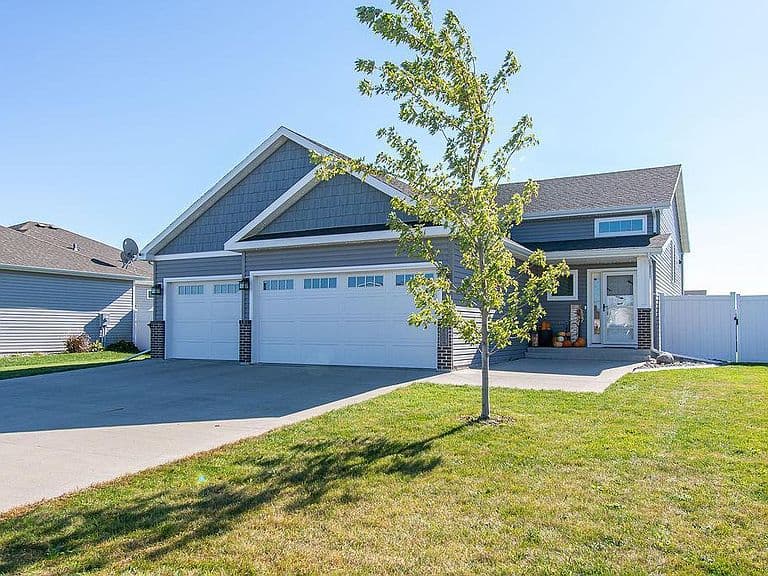 6059 Autumn Dr S photo 1