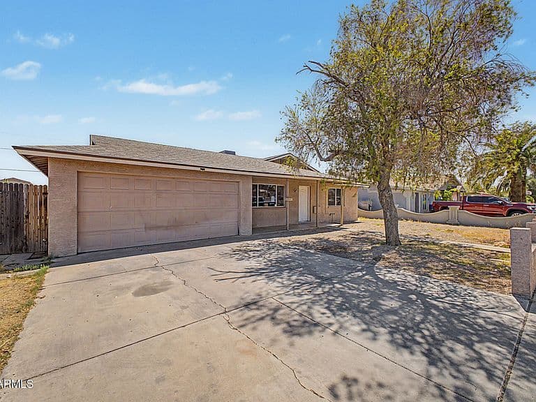 5807 W CAMBRIDGE Avenue photo 4