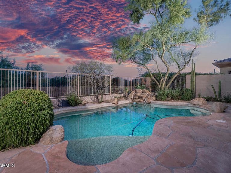 6569 E EVENING GLOW Drive photo 2