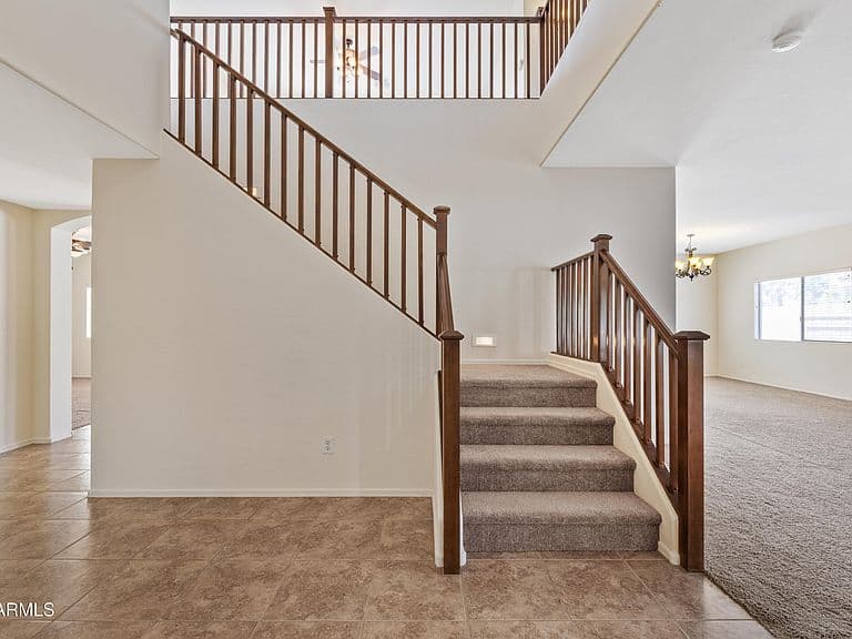 2723 E Courtney St photo 4