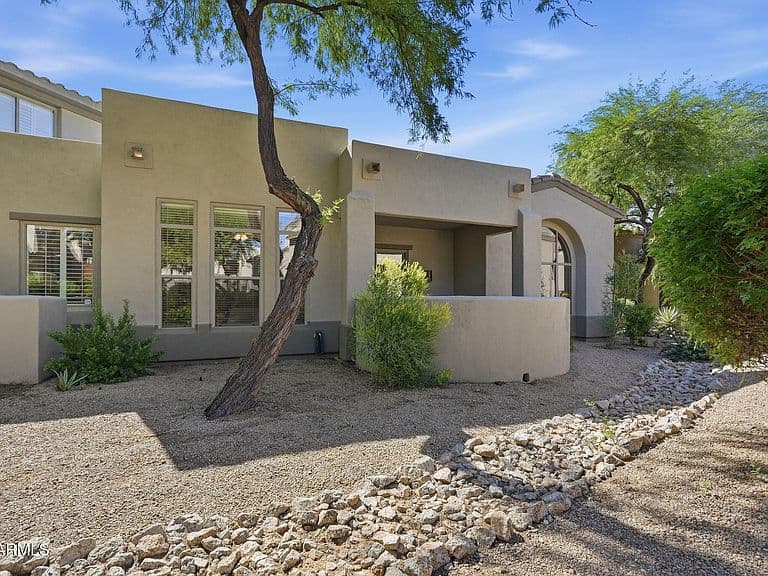 20802 N GRAYHAWK Drive #1016 photo 5