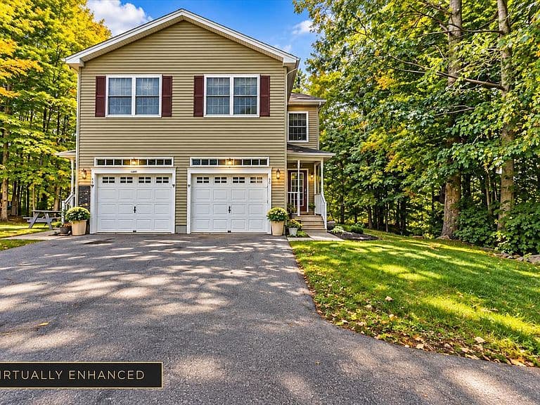 42 Aurora Lane photo 1