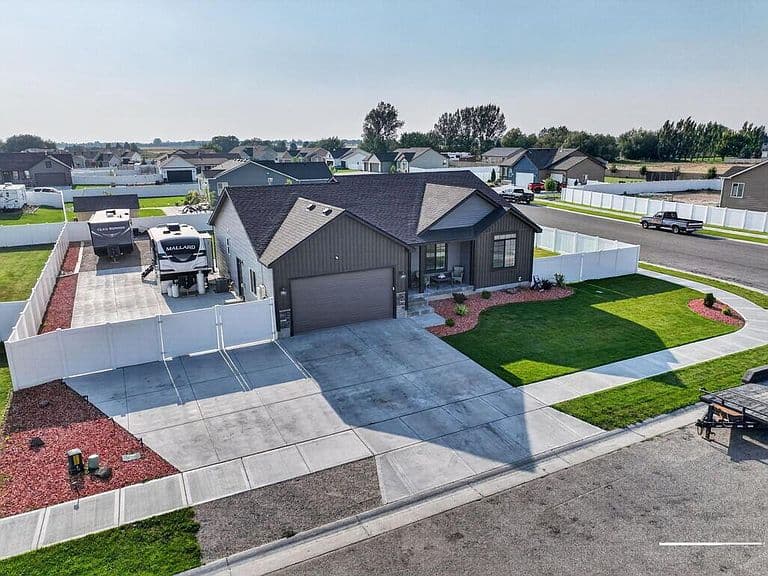 5876 Cedarwood Ln photo 1