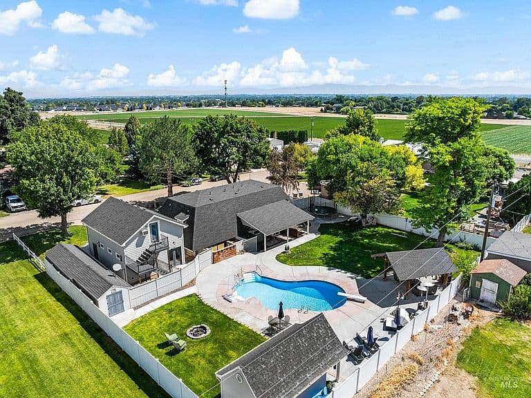 203 Melba Dr photo 2