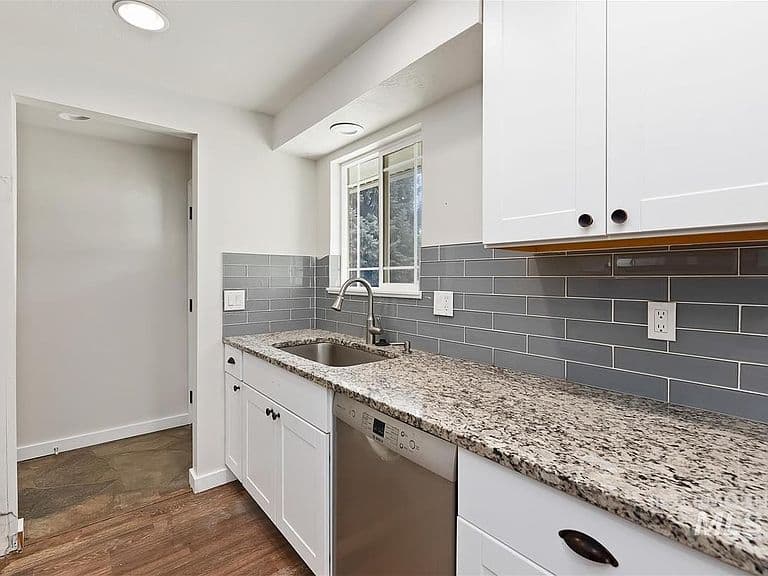 2068 S Crystal Way photo 4