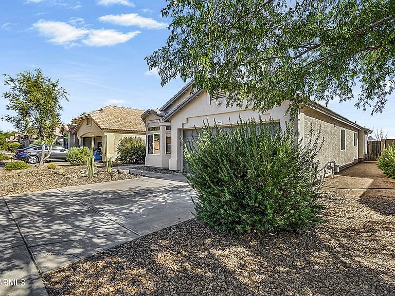 2115 E Rosemonte Drive photo 4