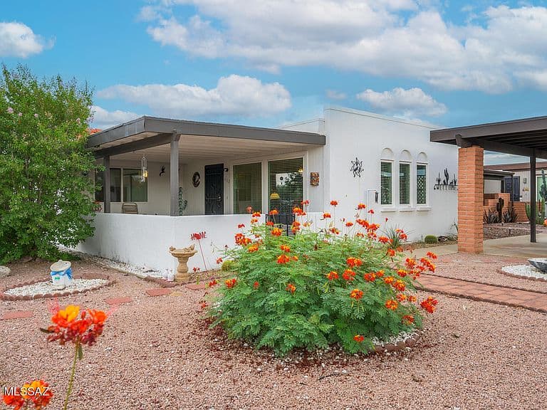 432 N Calle De Lumbre photo 2