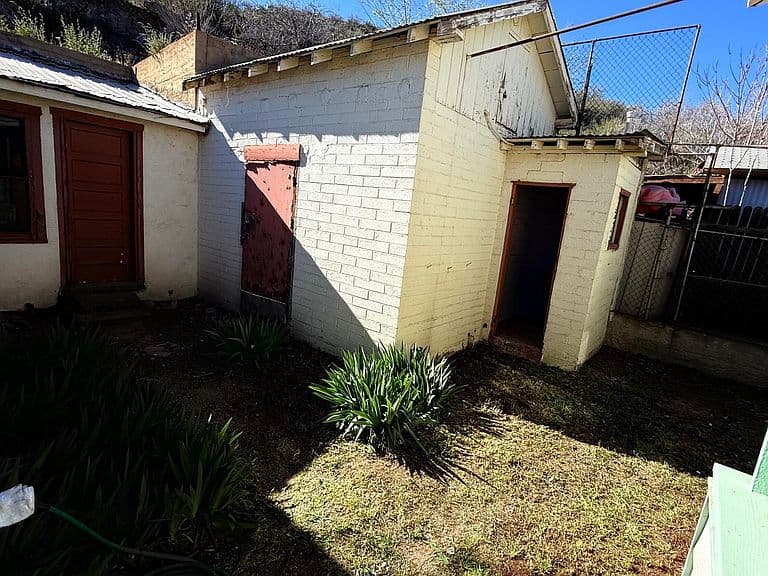 264 N CHISHOLM Avenue photo 5