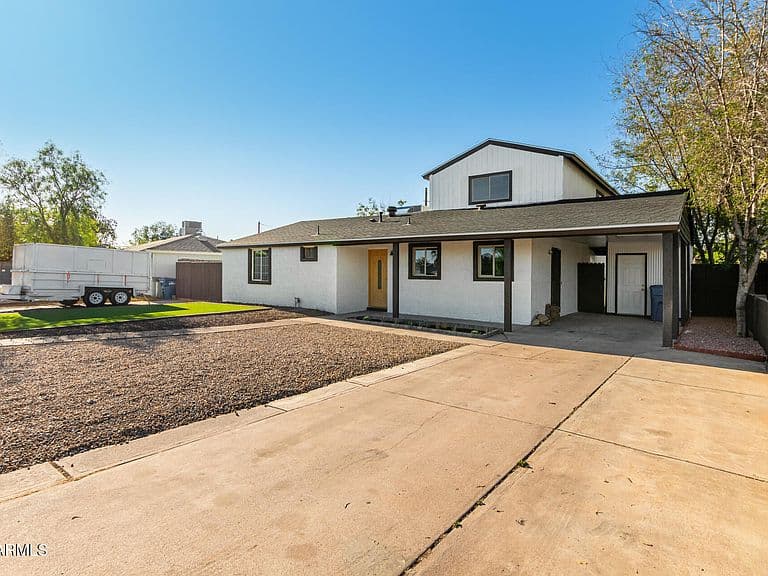 1644 W Mountain View Rd photo 2