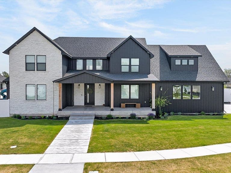 14298 Kensington Ln photo 2