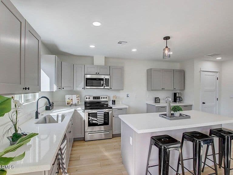 2509 E BROADWAY Road #2 photo 5