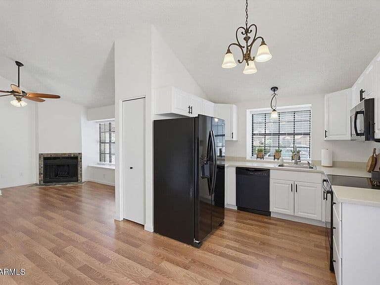 4901 E Kelton Lane #1008 photo 5