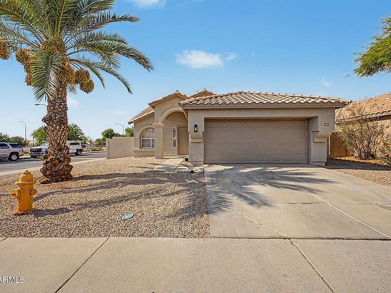 984 W MORELOS Street photo 1