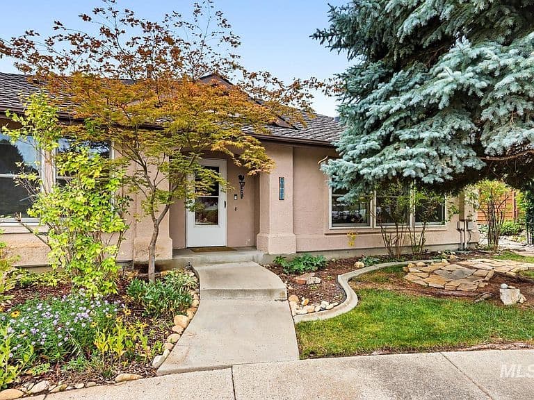 4854 N Lakeview Pl photo 4