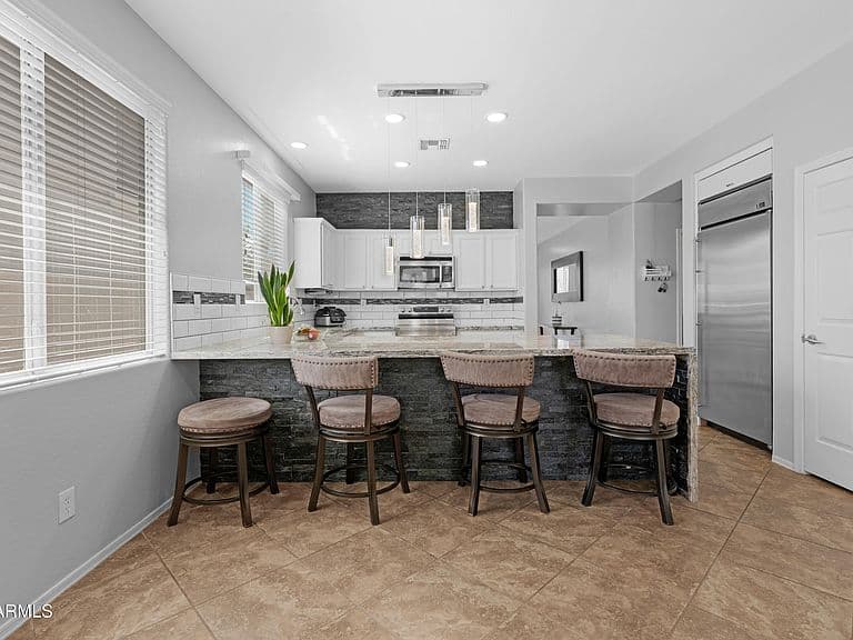 3942 W GLACIER Court photo 4