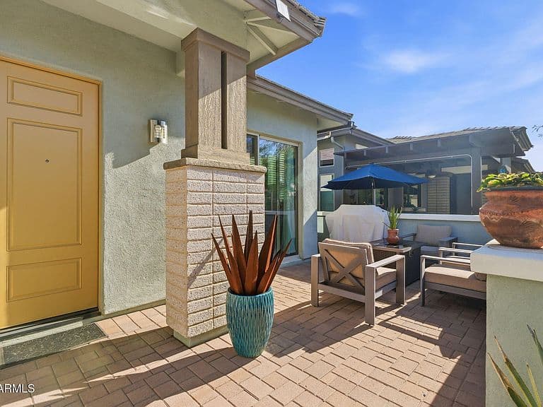 20721 W FERN Drive photo 5