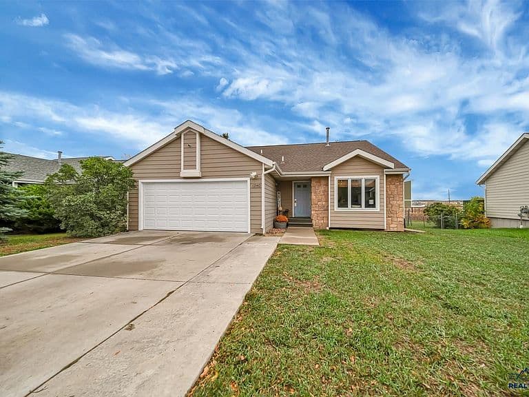 1240 Range View Cir photo 1