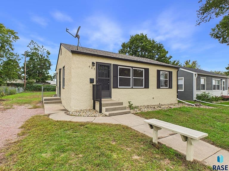 405 S Omaha Ave photo 2