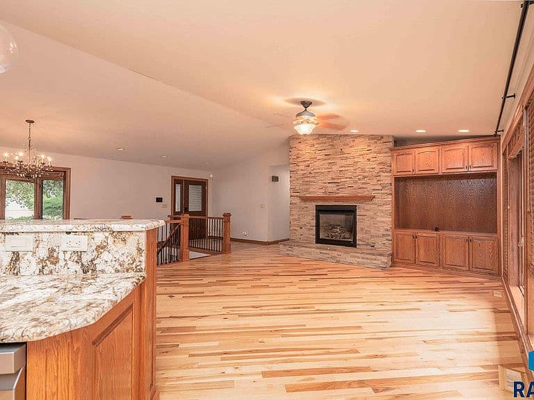 1008 W Batcheller Ln photo 2