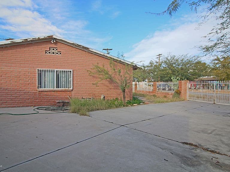 2200 S Palo Verde Ave photo 4